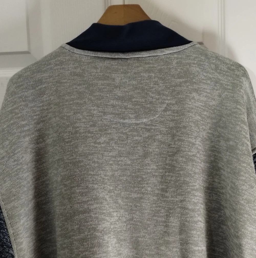 Big Men's Y2K Rocawear Navy/Gray Zip-Up Sweater Jacket
